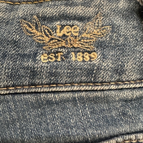 Lee Women's Classic Straight Leg Denim Jeans - Picture 7 of 9